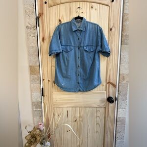 Vintage Cross town, denim ladies, button-down short sleeve shirt